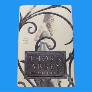 *🌀3/$15 Blue Background Book🌀* Free shipping on 6 or more.